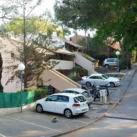 D'une Avec Terrasse Amenagee A A 2 Km De La Plage Bandol